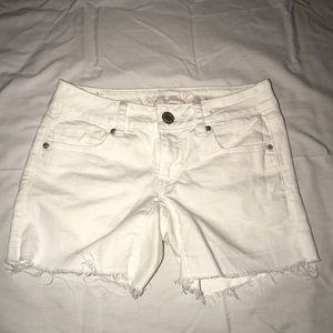 American Eagle Outfitter white denim shorts